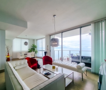 Stunning apartment with breathtaking ocean views - image 18