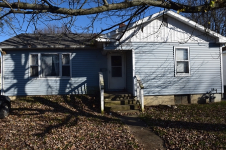 3 Bedroom, 1 Bath Home Robinson, IL | For Sale at Auction - image 1