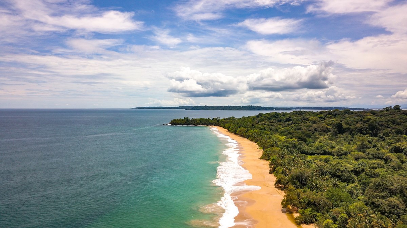 Titled Bluff Beach Lot #9, 4,284 m² — Isla Colón - 2