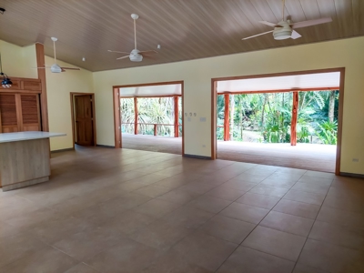 Tropical Island Villa with Lush Garden, Isla Colon - image 7