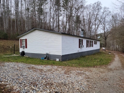 2 Homes on Big Mack’s Creek in Hiwassee VA - image 9