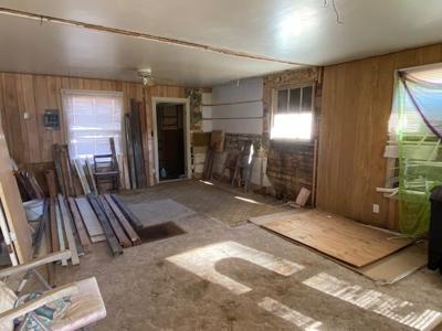 Fixer Upper in Alva - image 5