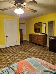 Home in Town For Sale - image 36