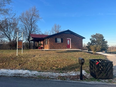 Home and 2.476 +/- Acres near Rowena Marina in Albany, KY - image 8