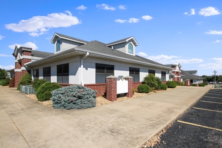 Commercial Office / Medical Building in West Plains - image 3