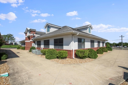 Commercial Office / Medical Building in West Plains - image 5