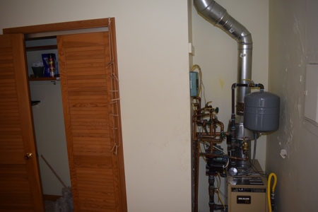 2 Bed, 2 Bath Home in Newton, IL For Sale at Auction - image 25