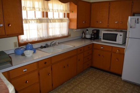 2 Bed, 2 Bath Home in Newton, IL For Sale at Auction - image 23