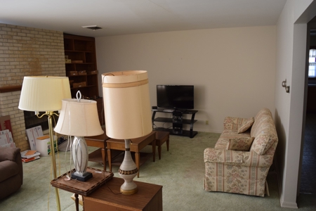 2 Bed, 2 Bath Home in Newton, IL For Sale at Auction - image 3