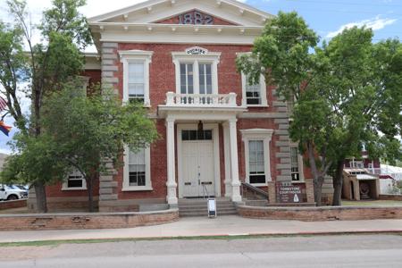 Historical replica of 1880's Tombstone AZ home architecture. - image 26