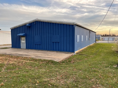 High Traffic Commercial Building in Mexico, MO - image 17