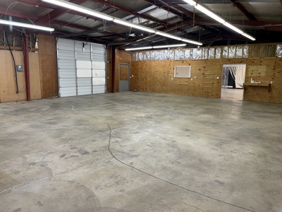 High Traffic Commercial Building in Mexico, MO - image 14