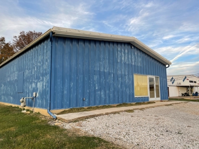 High Traffic Commercial Building in Mexico, MO - image 19