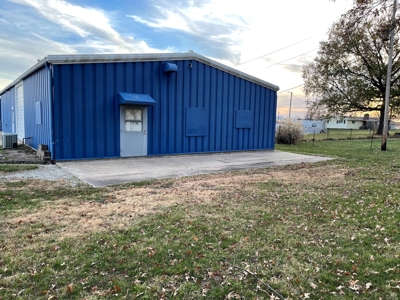 High Traffic Commercial Building in Mexico, MO - image 16