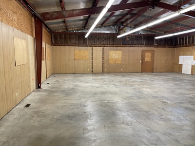 High Traffic Commercial Building in Mexico, MO - image 10