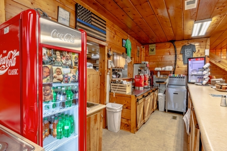 Turnkey Restaurant & 7 +/- Acres in Byrdstown, TN - image 8