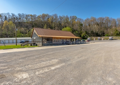 Turnkey Restaurant & 7 +/- Acres in Byrdstown, TN - image 25