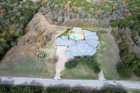 Executive home in White Bluff Resort in Whitney Texas - image 5