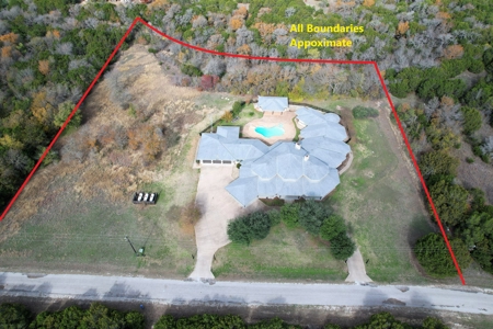 Executive home in White Bluff Resort in Whitney Texas - image 6