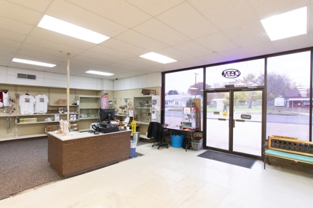 Great Retail Space/Warehouse near Austin & College Station!! - image 5