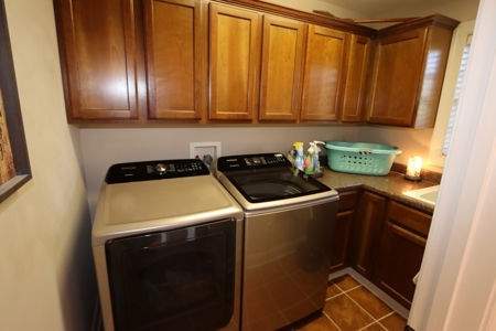 Beautiful Brick Home for Sale in Glade Spring, VA - image 17