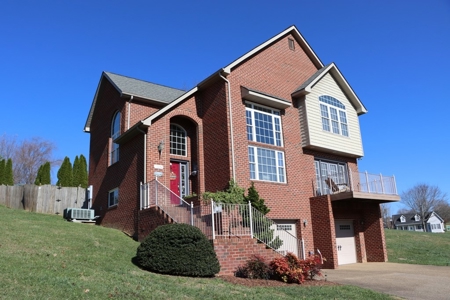 Beautiful Brick Home for Sale in Glade Spring, VA - image 2