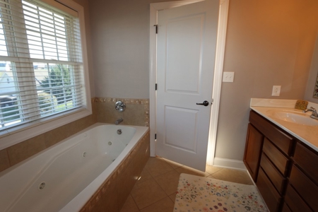 Beautiful Brick Home for Sale in Glade Spring, VA - image 23