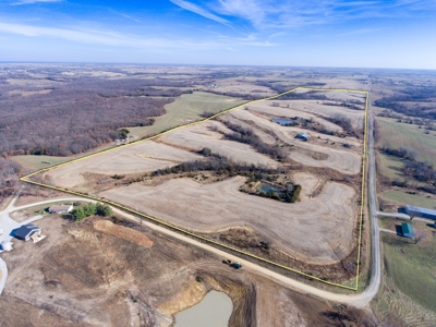 Missouri Farm For Sale With Exceptional Hunting 3.1% Roi !!! - image 1