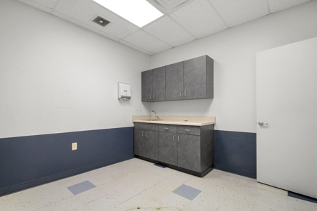 Income Producing Commercial Building In West Plains Mo - image 14