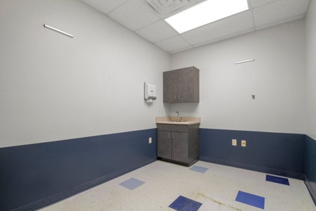 Income Producing Commercial Building In West Plains Mo - image 15