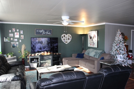 Large Family Home for Sale in Alturas, CA - image 22