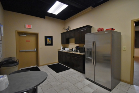 Commercial Property in Linden TN with high traffic count - image 13