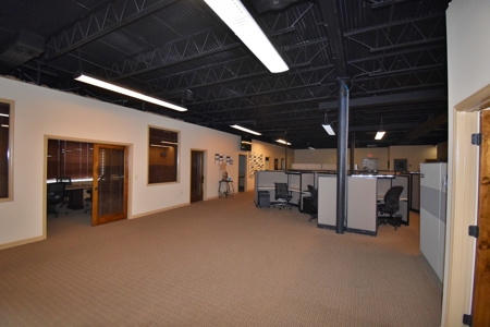 Commercial Property in Linden TN with high traffic count - image 15