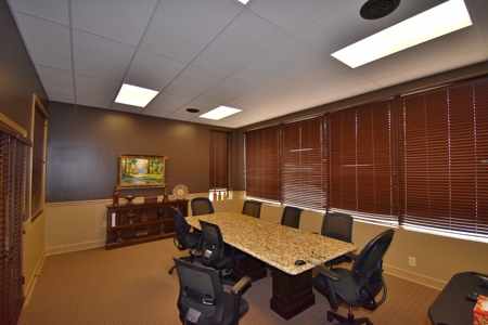 Commercial Property in Linden TN with high traffic count - image 5