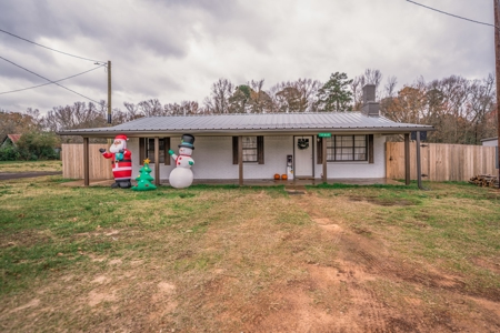 Home and Apartments For Sale in Harleton, Texas, HISD - image 13