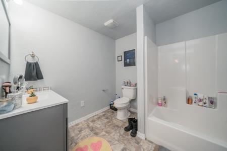 Home and Apartments For Sale in Harleton, Texas, HISD - image 17