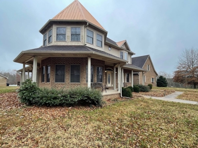 Bed and Breakfast on 2+/- Acres near Dale Hollow State Park - image 34