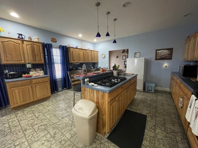 Bed and Breakfast on 2+/- Acres near Dale Hollow State Park - image 30