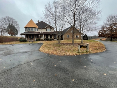 Bed and Breakfast on 2+/- Acres near Dale Hollow State Park - image 31