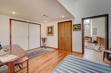 Little Red River Cabin For Sale Near Searcy, Arkansas - image 9