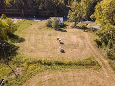For Sale 15 Tn Acres Fields Fenced River Hwy Front Old Home - image 4