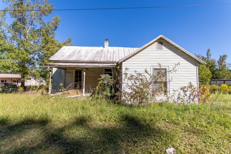 For Sale 15 Tn Acres Fields Fenced River Hwy Front Old Home - image 11