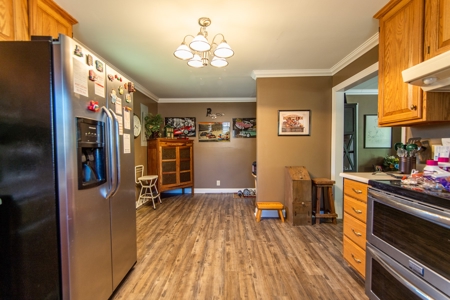 Edge Of Waynesboro Tn Home For Sale 2.6 Ac Recent Remodeled - image 18