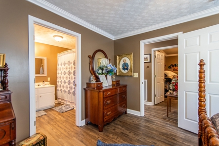 Edge Of Waynesboro Tn Home For Sale 2.6 Ac Recent Remodeled - image 13