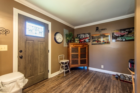 Edge Of Waynesboro Tn Home For Sale 2.6 Ac Recent Remodeled - image 19
