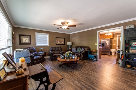 Edge Of Waynesboro Tn Home For Sale 2.6 Ac Recent Remodeled - image 8