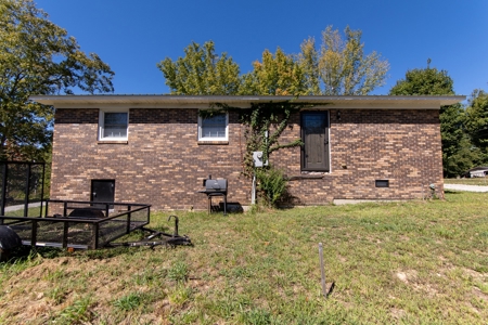 Edge Of Waynesboro Tn Home For Sale 2.6 Ac Recent Remodeled - image 4