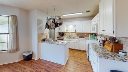 Rural Country Home For Sale Central Texas Waco Texas 76705 - image 16