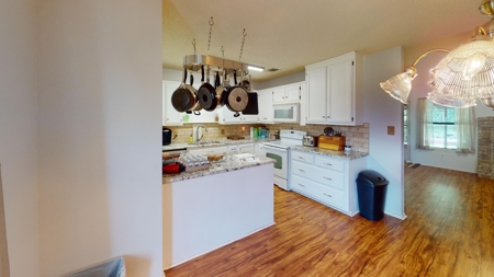 Rural Country Home For Sale Central Texas Waco Texas 76705 - image 17
