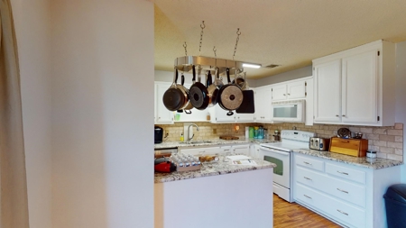 Rural Country Home For Sale Central Texas Waco Texas 76705 - image 19